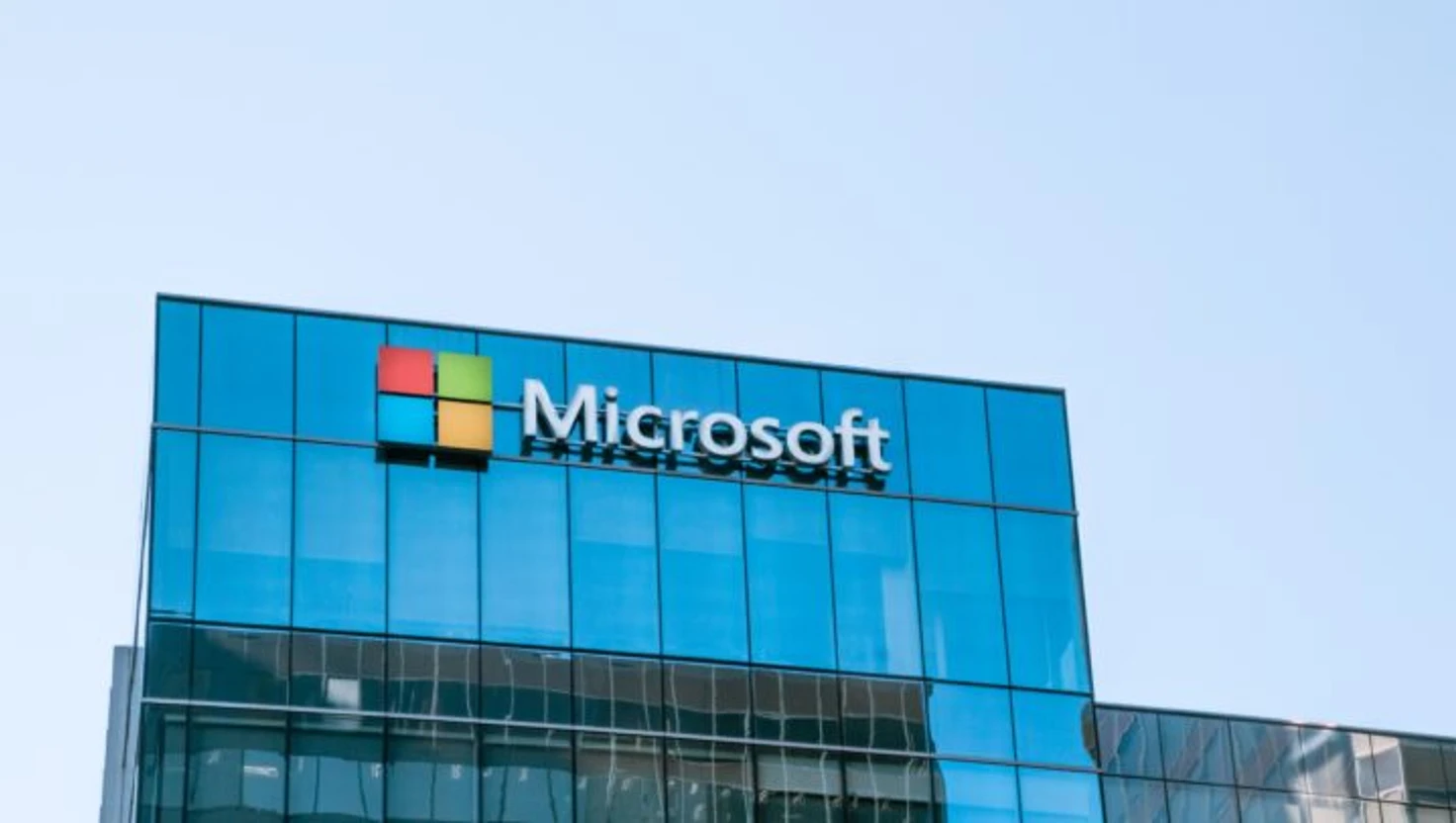 Microsoft Stock Gains as Edge Promotes Over Chrome Browser Use