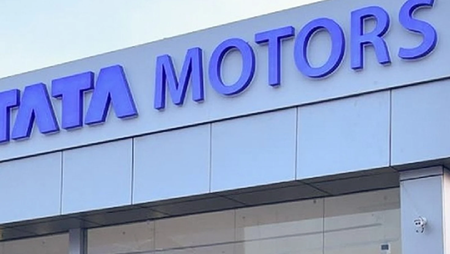 Moody's Downgrades Tata Motors' Outlook Following Cyber-Attack on JLR