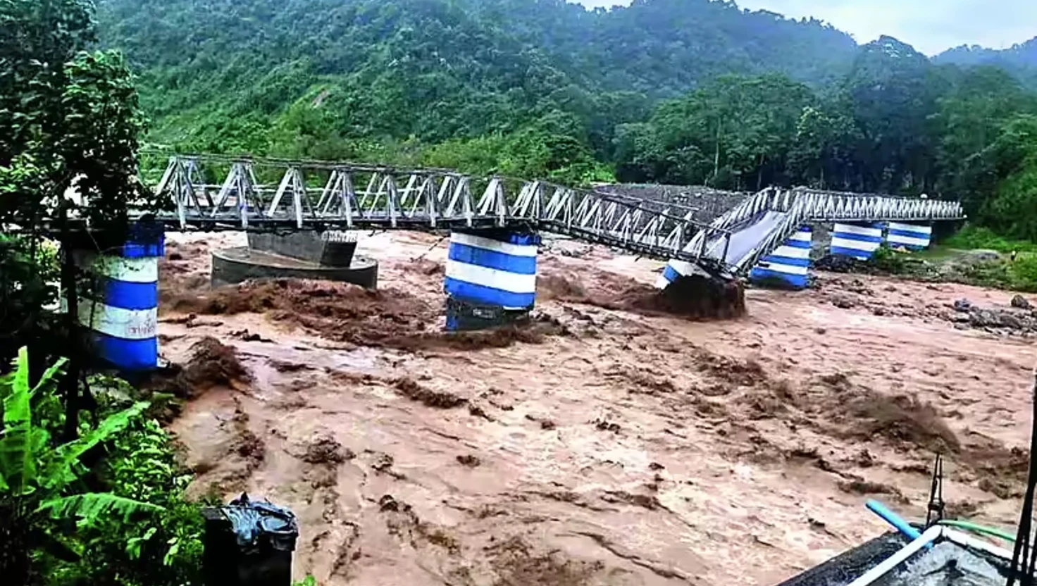 28 killed in Darjeeling landslide, 52 die in Nepal floods