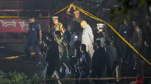 Explosion Near Red Fort in Delhi Leaves Eight Dead and Injured