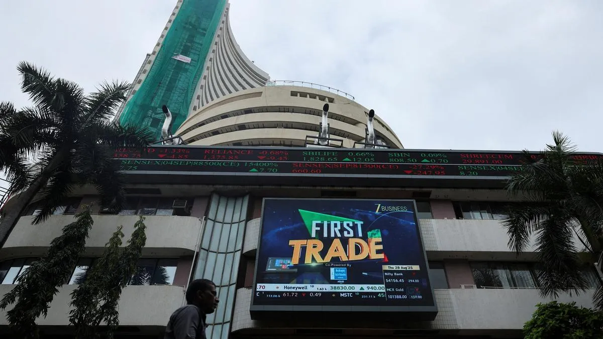 Indian Equity Markets Show Modest Gains Amid Late Buying Activity