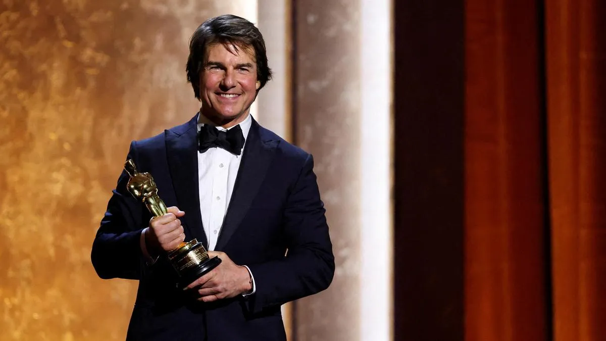 Tom Cruise Receives Honorary Oscar at Governors Awards Ceremony