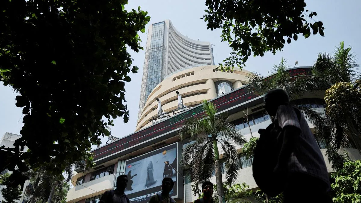 Indian Stock Market Declines as Nifty50 and Sensex Close Lower