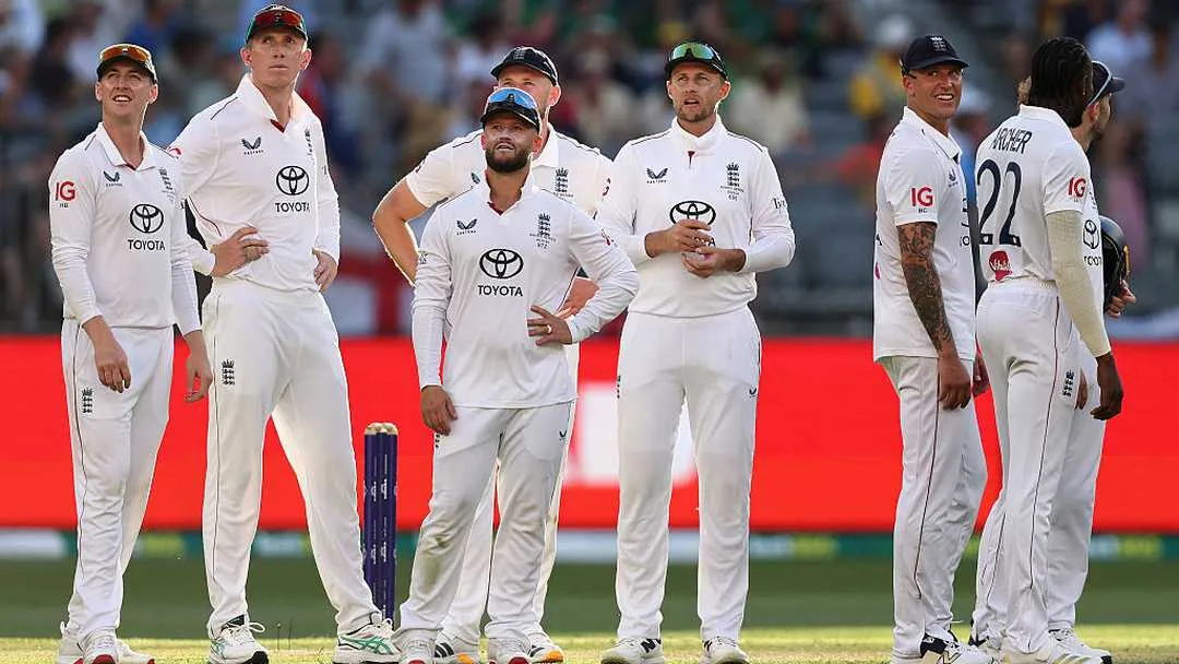 England Takes Charge on First Day of Test Against Australia in Perth