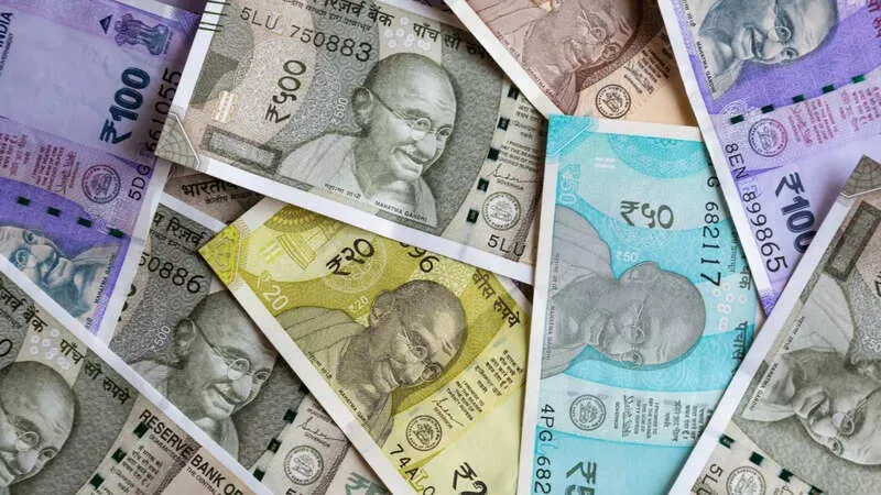 Indian Rupee Faces Pressure Amid Economic Growth Reports