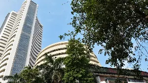 Indian Stock Market Sees Minor Losses on December 3, 2025