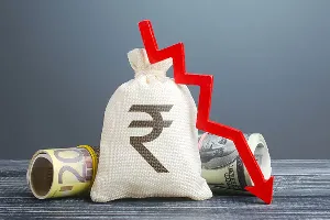 Indian Rupee Hits Historic Low Against US Dollar: Economic Implications