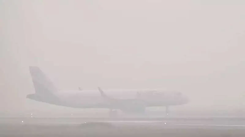 Flight Disruptions at Delhi Airport Due to Severe Fog Conditions