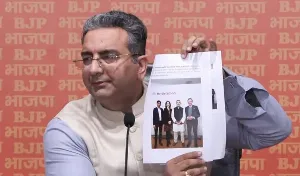 Omar Abdullah Defends Rahul Gandhi Amid Controversy Over Germany Visit