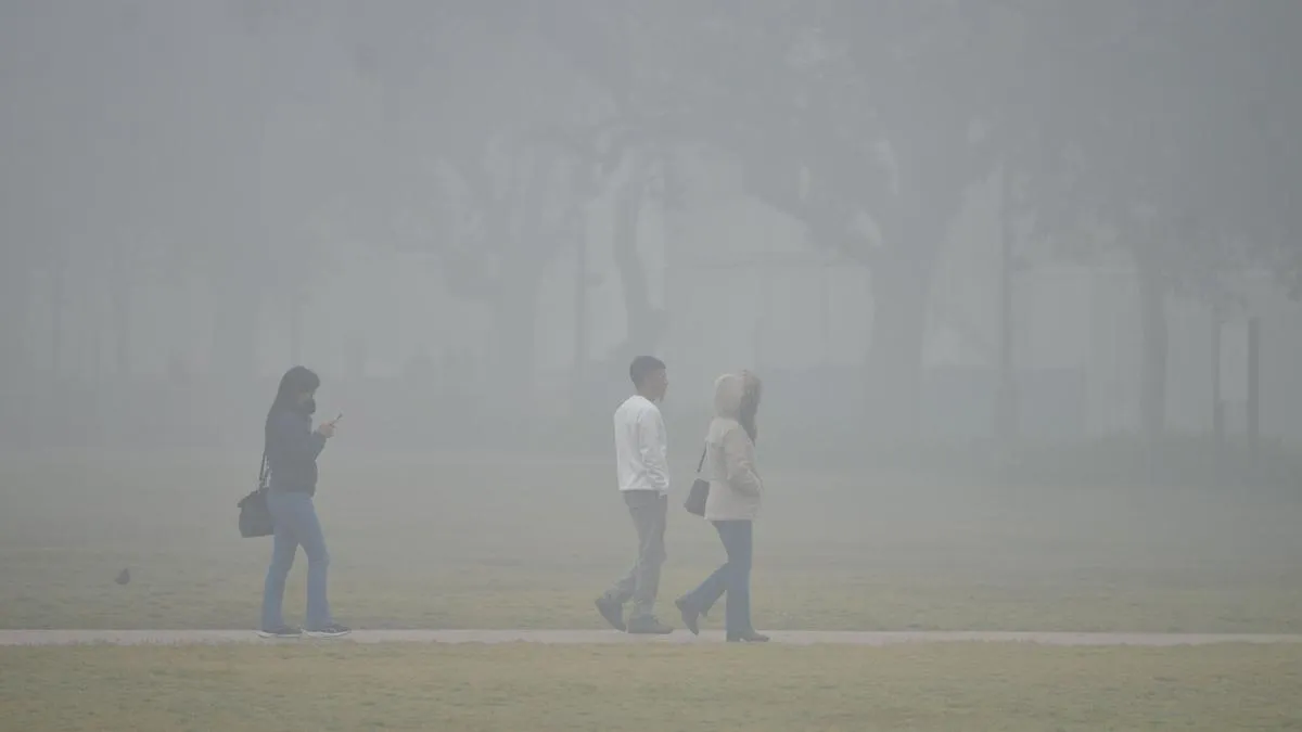 Severe Smog Engulfs Delhi as Air Quality Index Reaches Alarming Levels