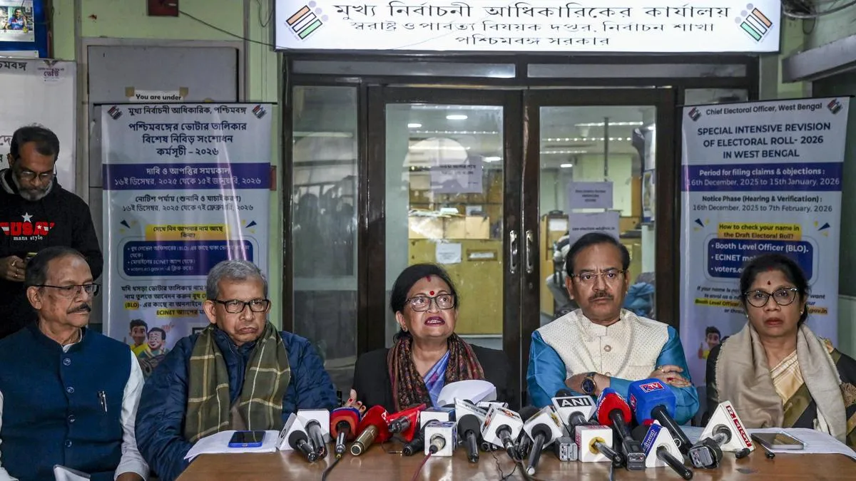 Voter Complaints Rise on First Hearing Day in Kolkata