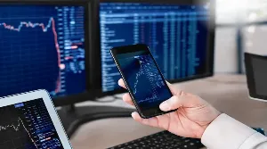 Indian Stock Indices Show Bullish Trends Amid Mixed Signals