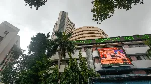 Indian Stock Market Declines Amid Global Tensions and Outflows
