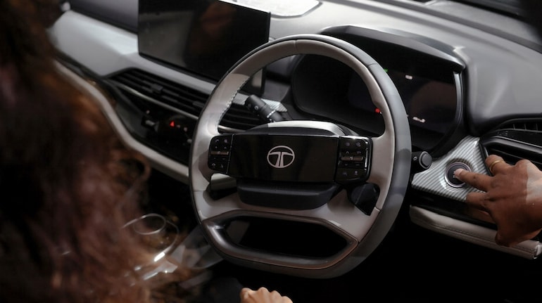 Tata and Mahindra Stocks Rise as India Revisions Fuel Rules