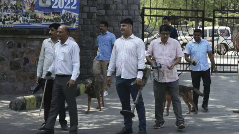 Bomb Threats Prompt Evacuation of Multiple Schools in Delhi