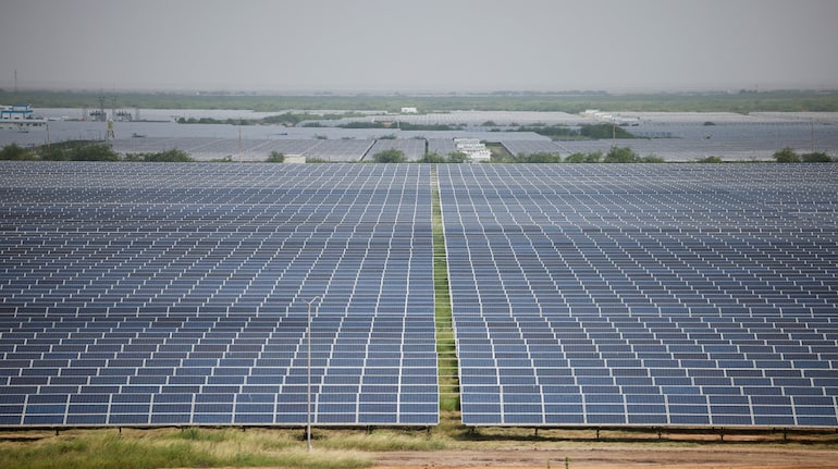 US Imposes 126% Tariff on Indian Solar Panels Amid Trade Dispute