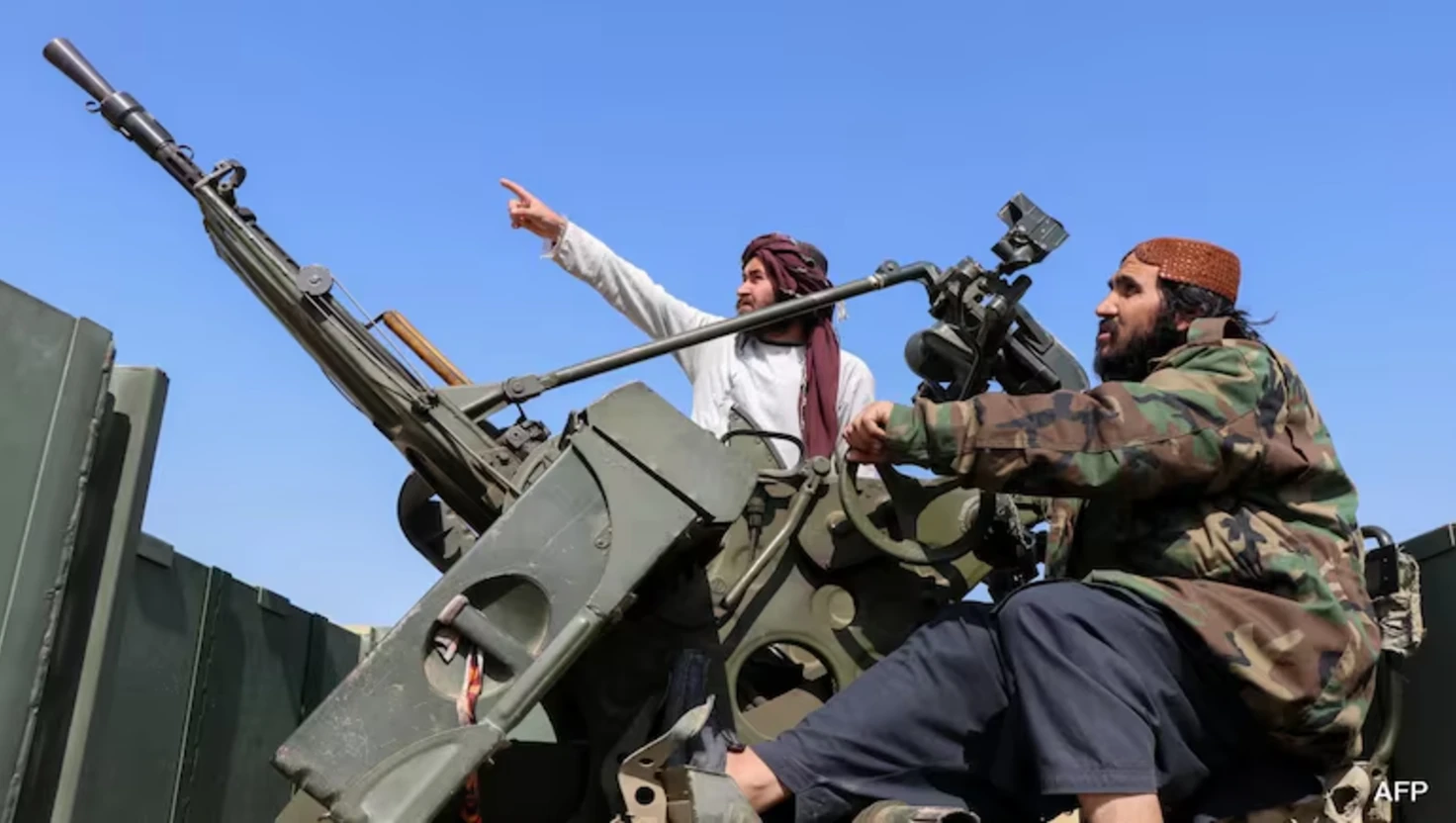 Pakistan-Afghanistan Clashes Escalate After Kabul Air Strikes