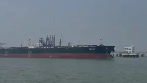 Strait of Hormuz Oil Tanker Reaches India Amid Middle East War