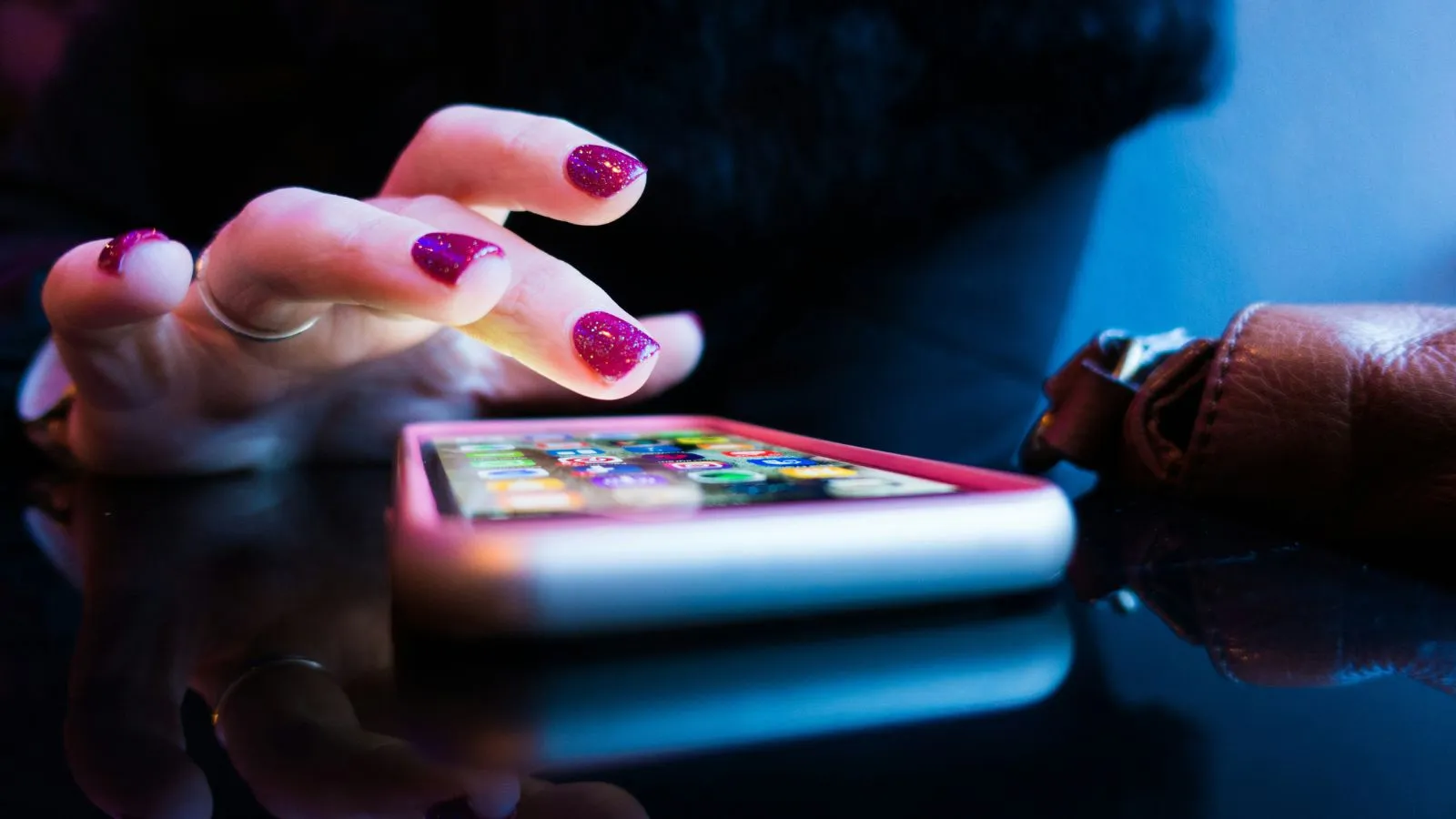 Touchscreen Nail Polish Could Improve Smartphone Accessibility