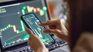 Global Stock Markets Drop 2% Amid Soaring Oil Prices and Tensions