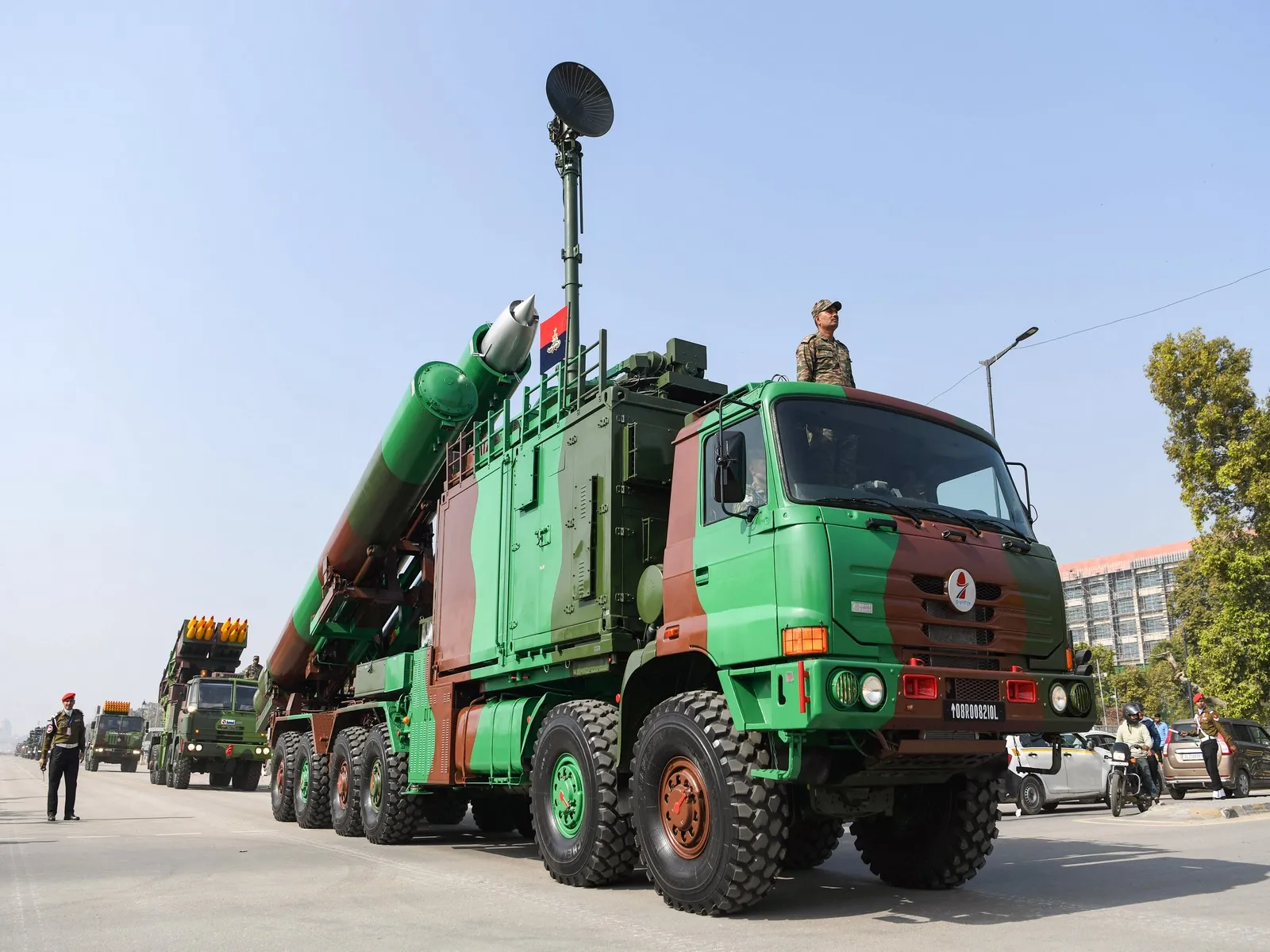 India Approves ₹2.38 Trillion Defence Proposals for Military Upgrades