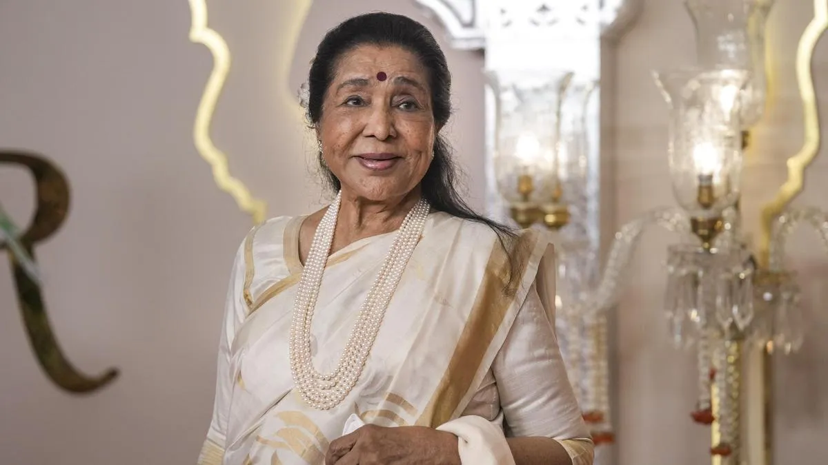 Legendary Singer Asha Bhosle Dies at 92 in Mumbai