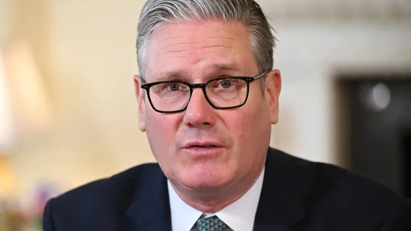 UK Prime Minister Starmer Faces Criticism Over Mandelson Appointment