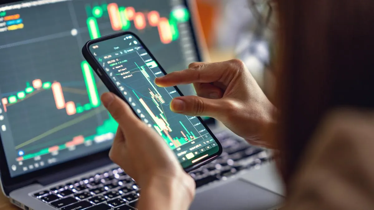 HCLTech, Nestle and Adani Power Stocks Fluctuate Amid Market Decline