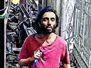 Security Guards Stabbed in Mumbai: Investigation Underway