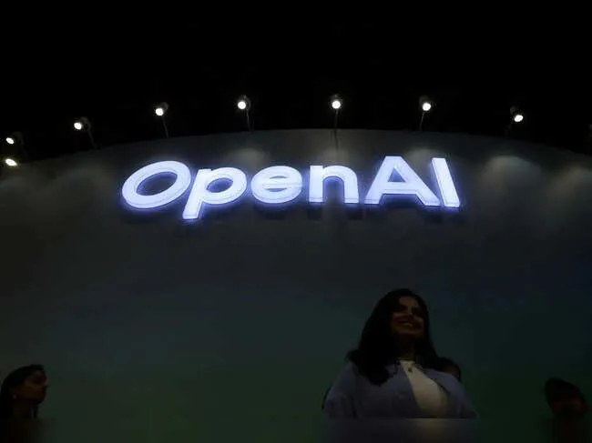 OpenAI Plans AI-Centric Smartphone Launch by 2027