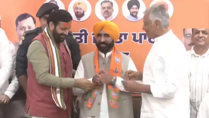 Gyan Singh Mann Leaves AAP for BJP Ahead of Elections in Punjab