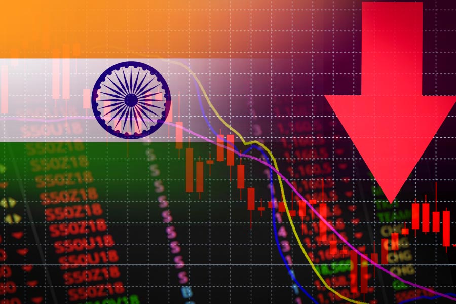 Indian Markets Decline as US Rejects Iran Response and Modi Warns