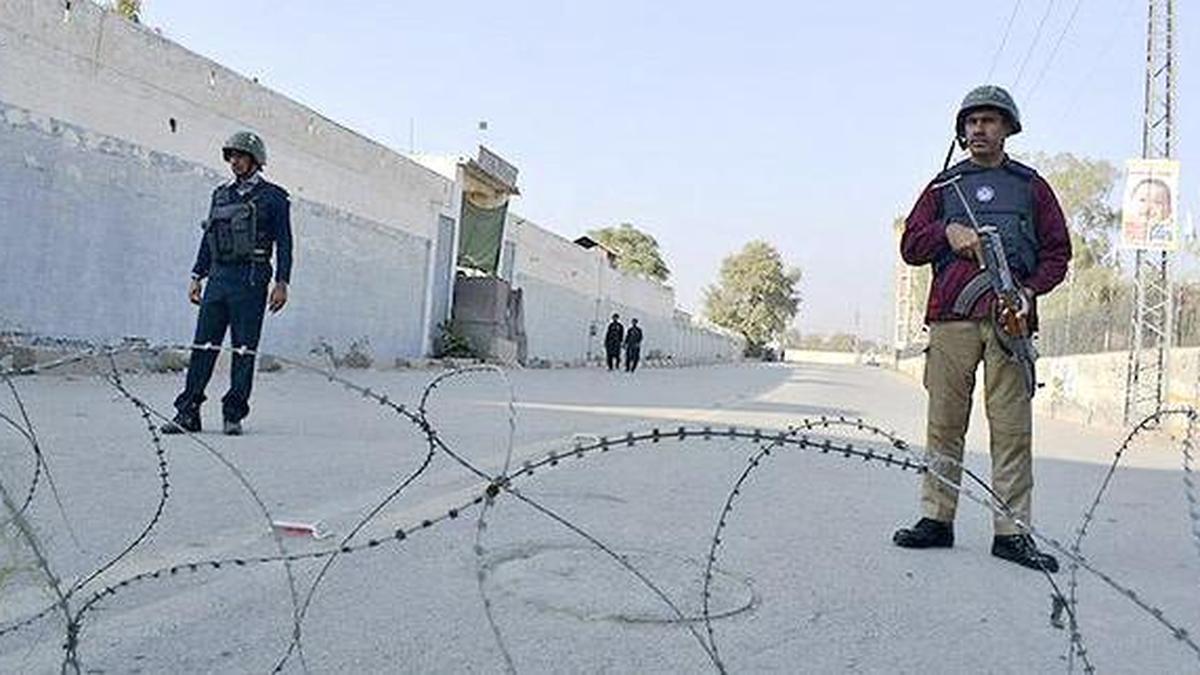 Militants Attack Security Forces in Pakistan, Casualties Reported