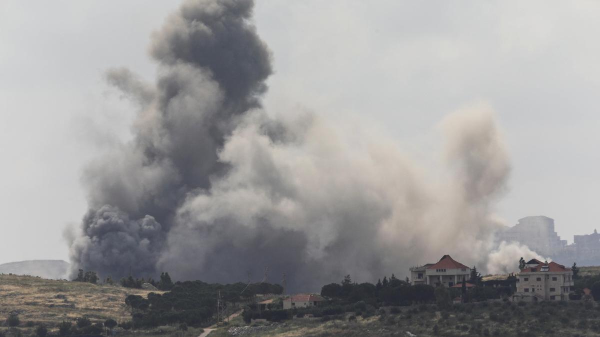 Israeli Air Strikes Wound Civilians Amid Ongoing Lebanon Talks