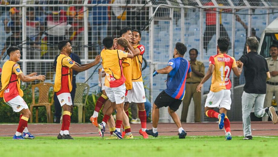 East Bengal Draw with Mohun Bagan, Maintains Lead in ISL Standings