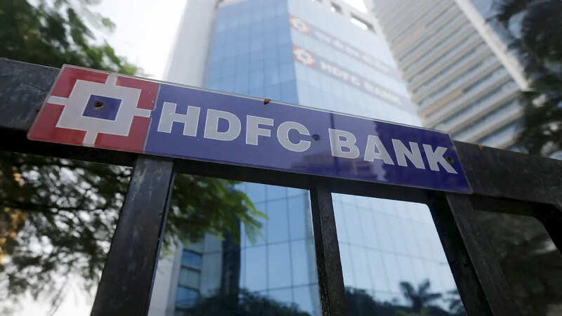 HDFC Bank Shares Fall 2% Amid Probe into Interest Payments