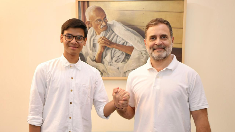Teen Exposes Irregularities in CBSE Tender Process, Meets Rahul Gandhi