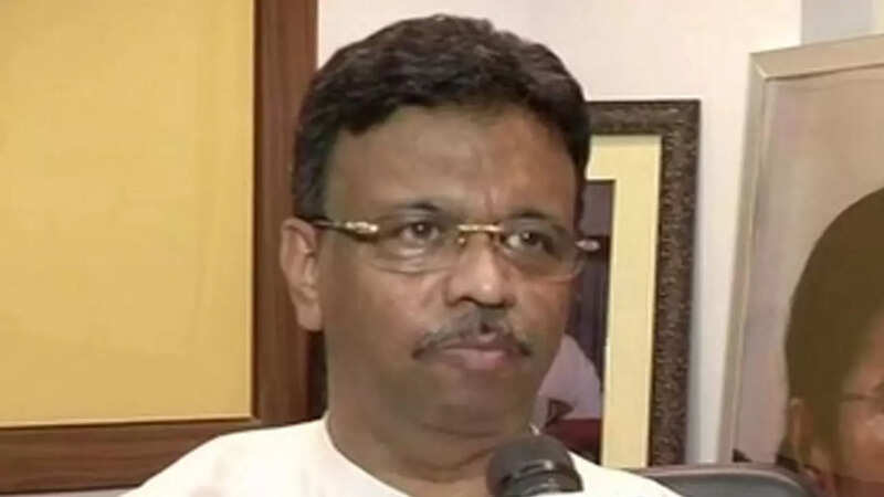 Firhad Hakim Resigns as Kolkata Mayor Amid Political Unrest