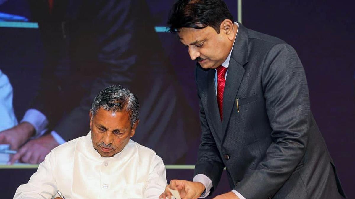 Karnataka Politician Muniyappa Urges Respect for Seniority in Portfolios