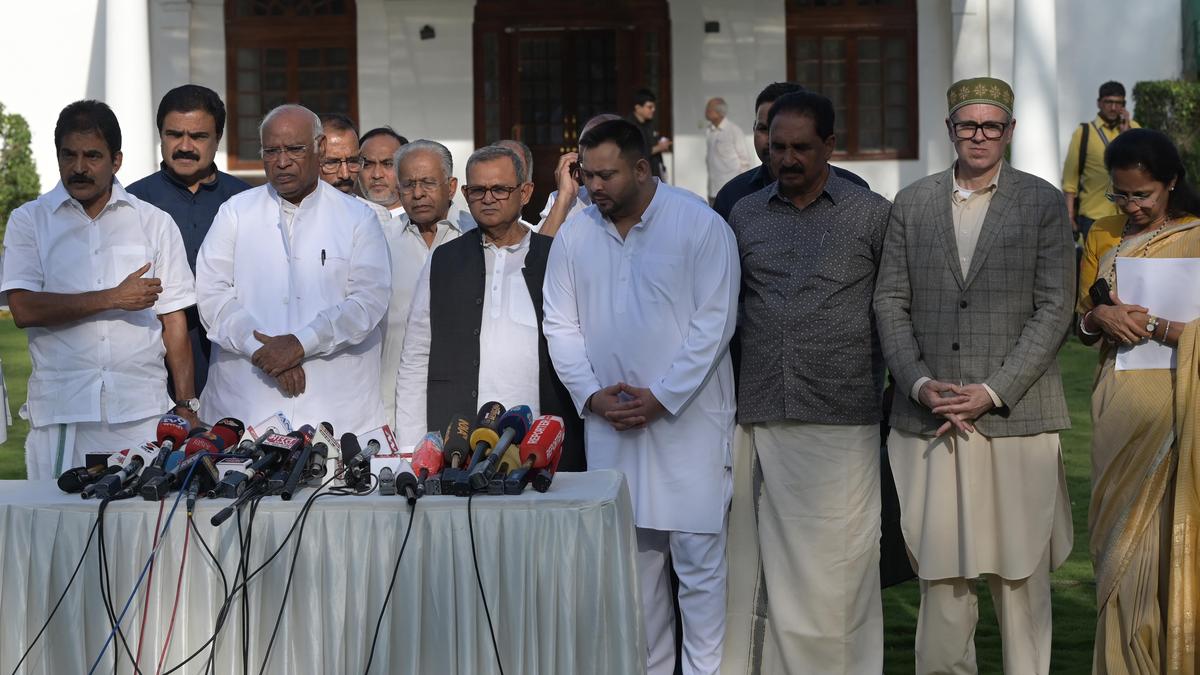 Opposition Coalition in India to Hold Meeting Amid Internal Strife