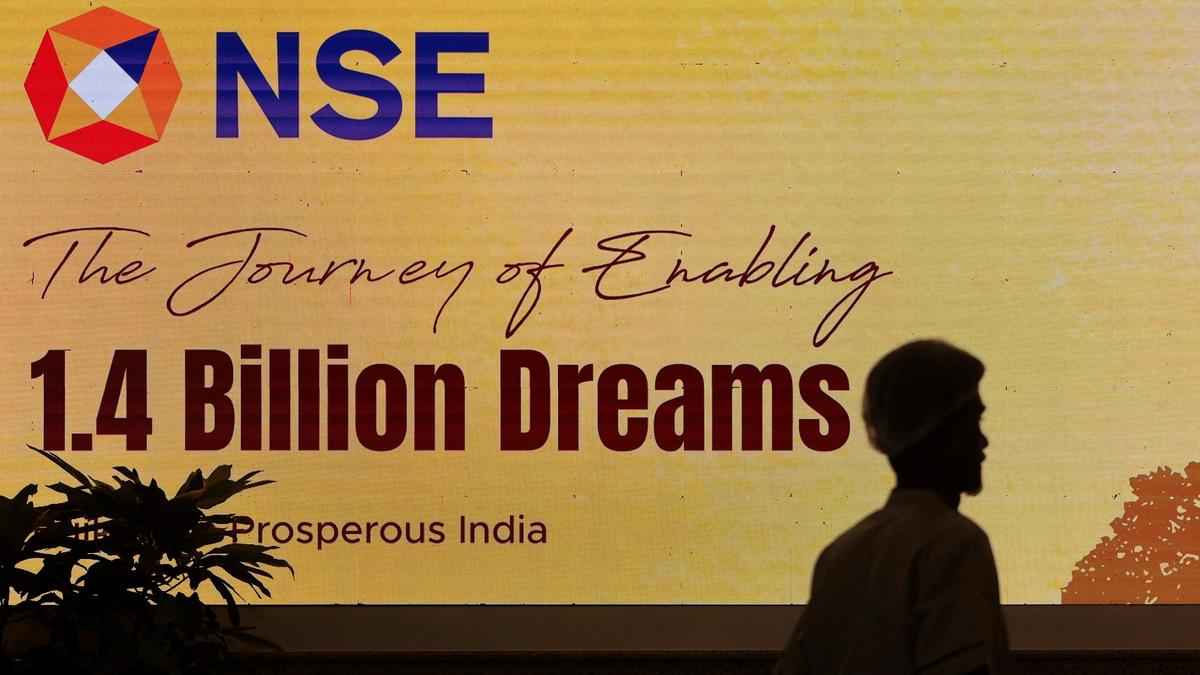 Global Market Recovery Boosts Indian Stock Indices
