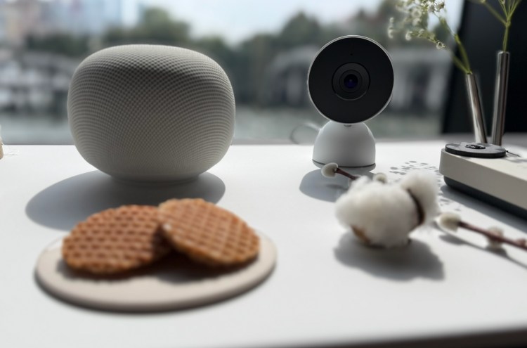 Google Launches New Smart Speaker with Advanced AI Features