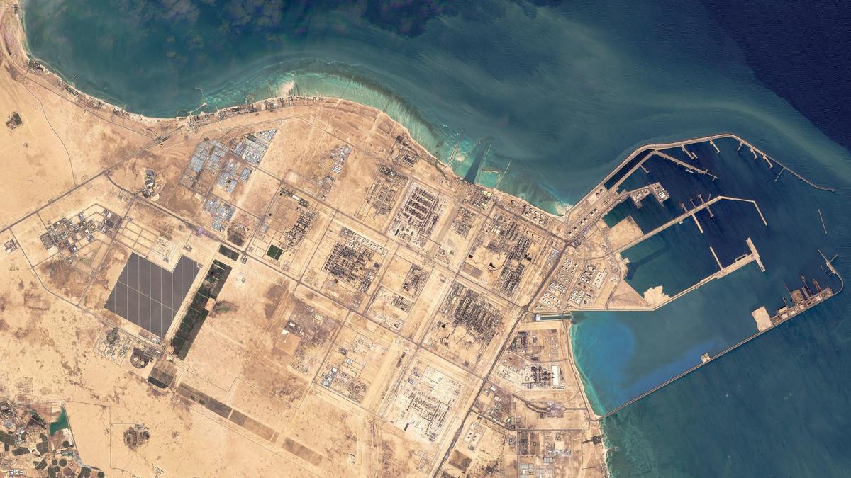 Explosion in Qatar's Ras Laffan Industrial City Claims 13 Lives