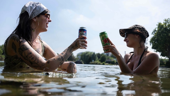 Paris Bans Public Alcohol Amid Record Heatwave Concerns