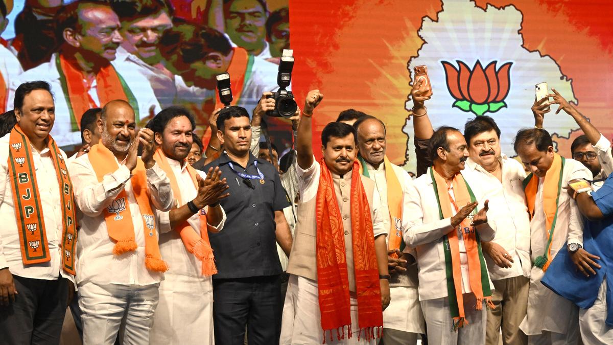BJP Leaders Urge Focus on Development in Telangana Municipal Elections