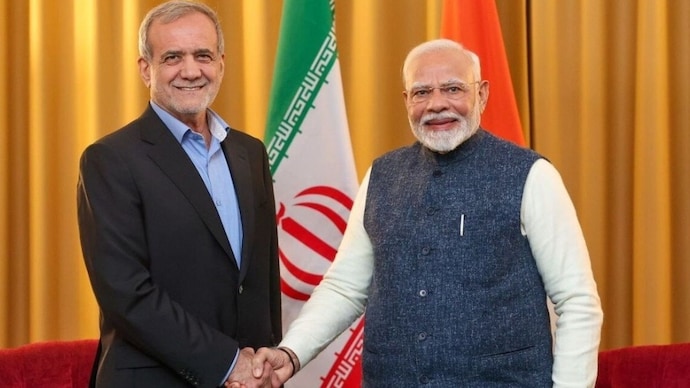 PM Modi Discusses Peace and Navigation in West Asia with Iran's Leader