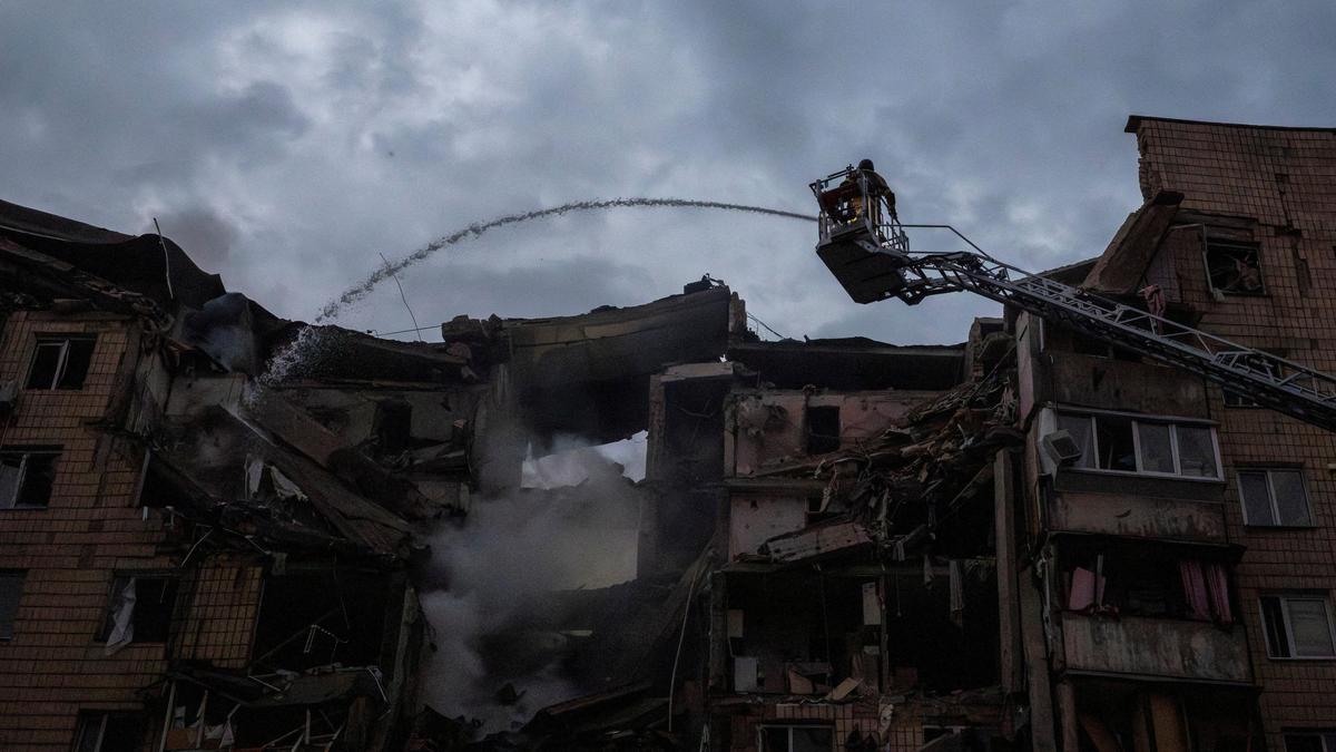 Missile and Drone Attacks on Kyiv Claim at Least 10 Lives