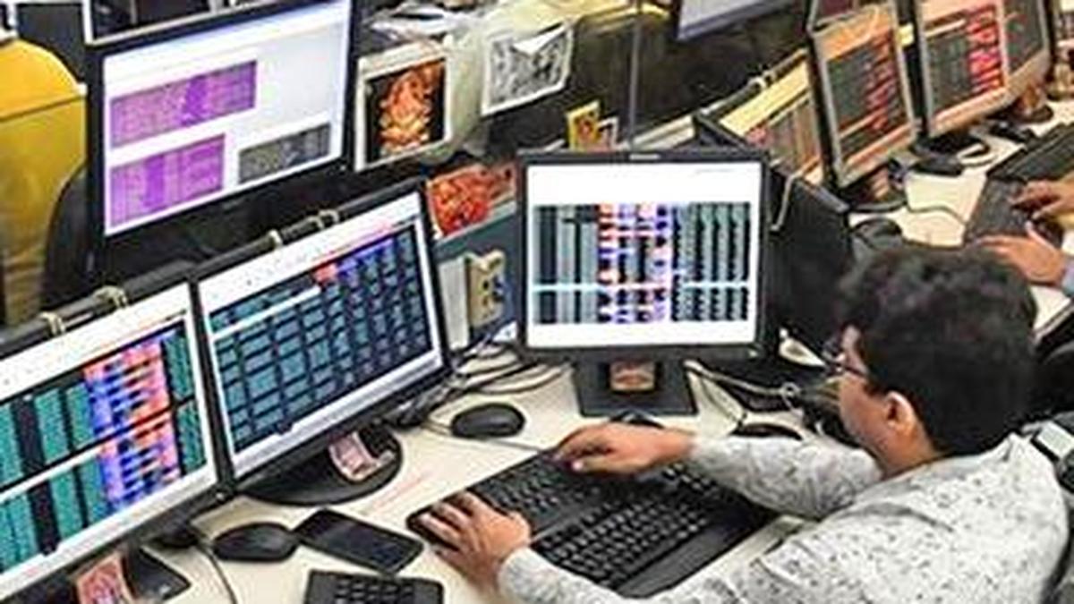 Indian Stock Market Declines Amid Escalating US-Iran Tensions
