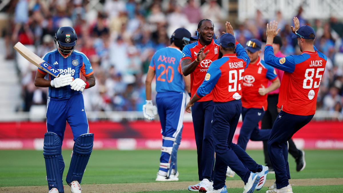 England Triumphs Over India in 3rd T20I, Secures Series Lead