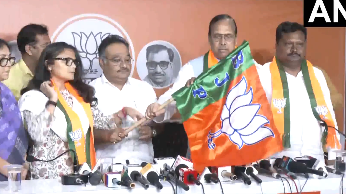 Three Former TMC MPs Switch Allegiance to BJP in West Bengal